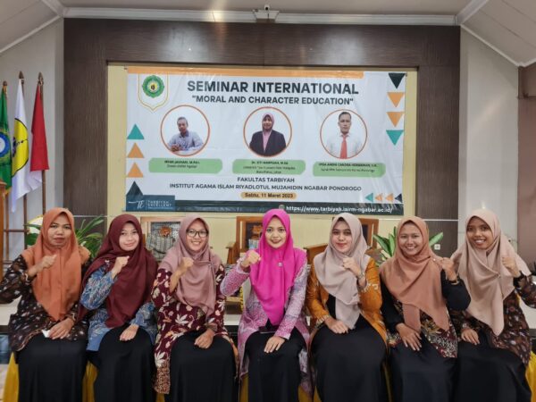 Seminar International dengan tema "Moral and Character Education"
