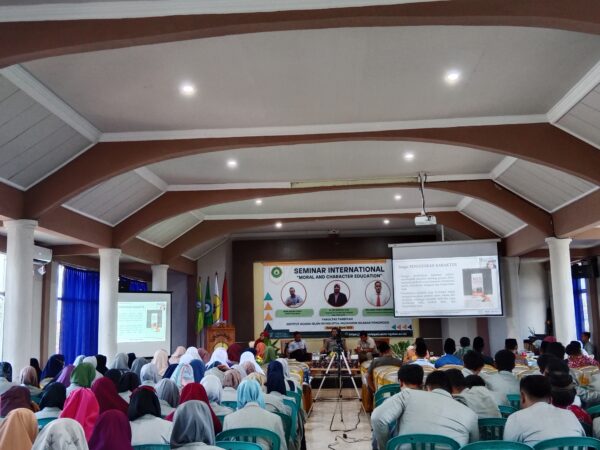 Seminar International dengan tema "Moral and Character Education"