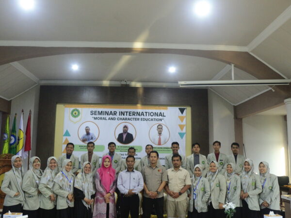 Seminar International dengan tema "Moral and Character Education"