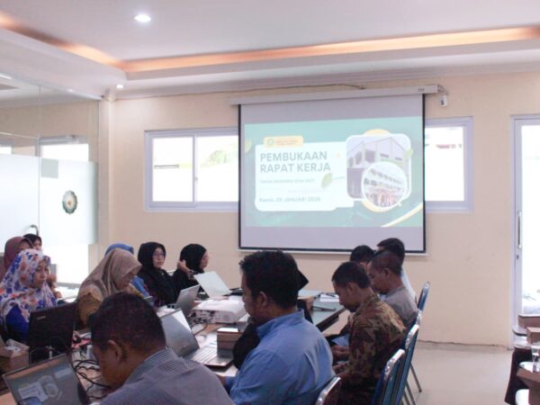 Fakultas Tarbiyah Berpartisipasi dalam Pembukaan Rapat Kerja Tahun Akademik 2026–2027